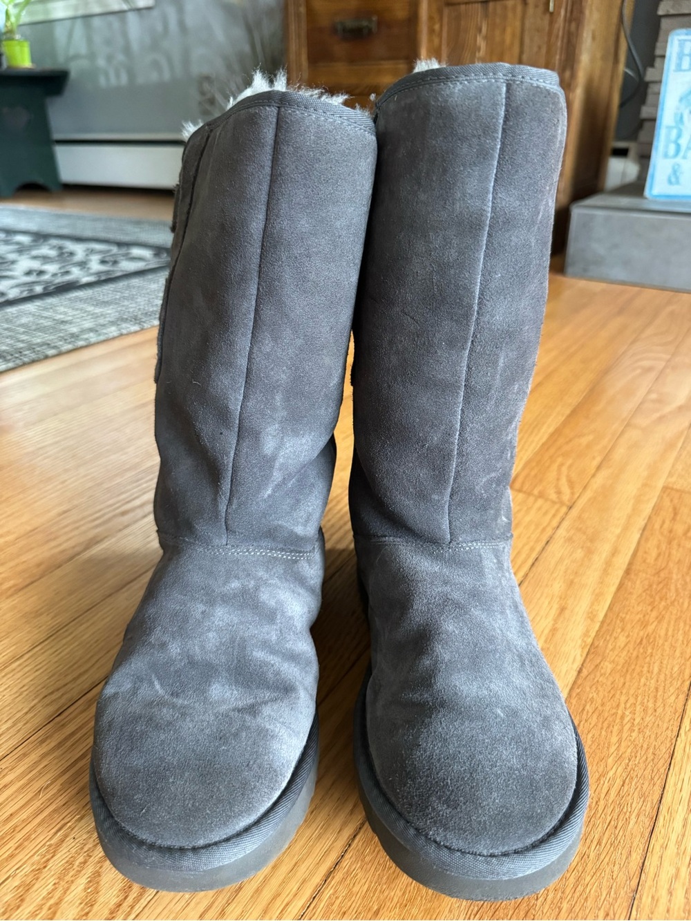 UGG bow boots - Picture 2 of 5